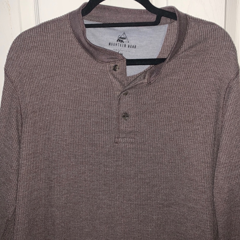 Mountain Bear Men’s Size Medium Brown Waffle Knit Long sleeve shirt